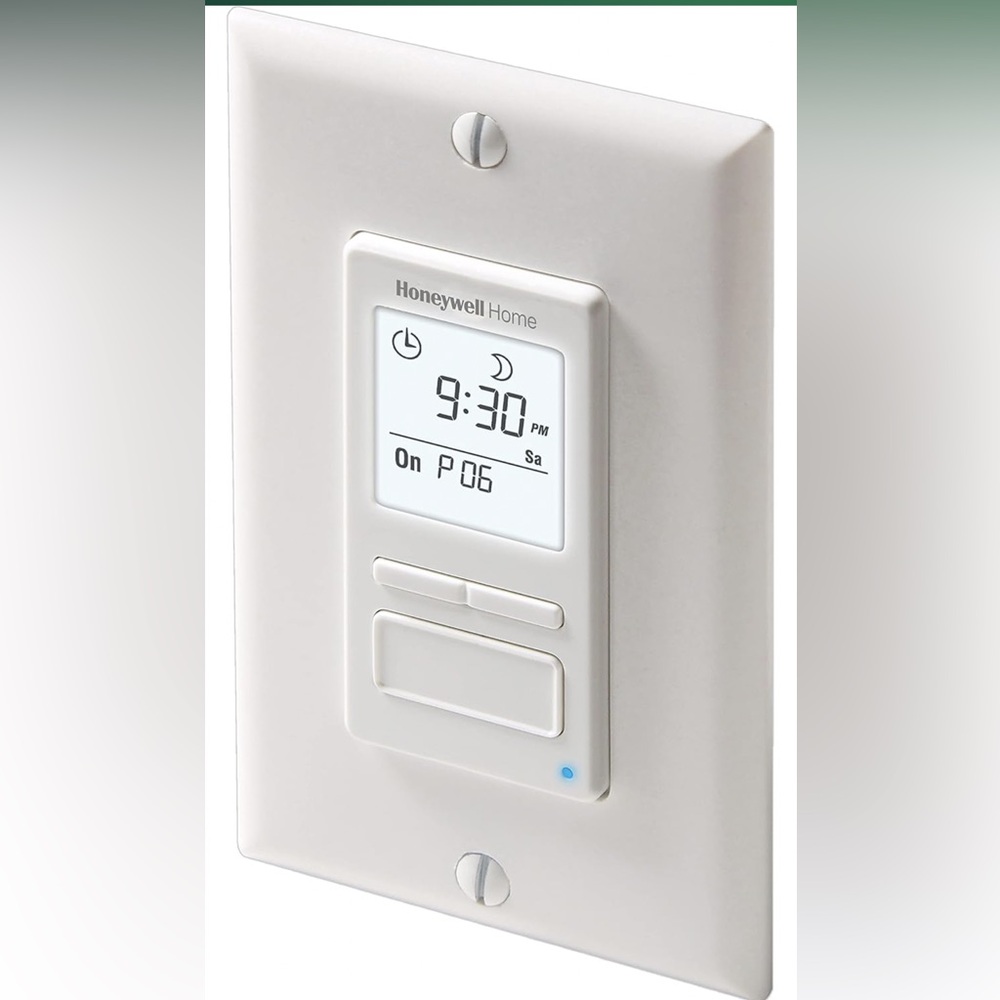 Honeywell Home Solar 7 Day Programmable Light Switch Timer - RPLS740B - Picture 2 of 5